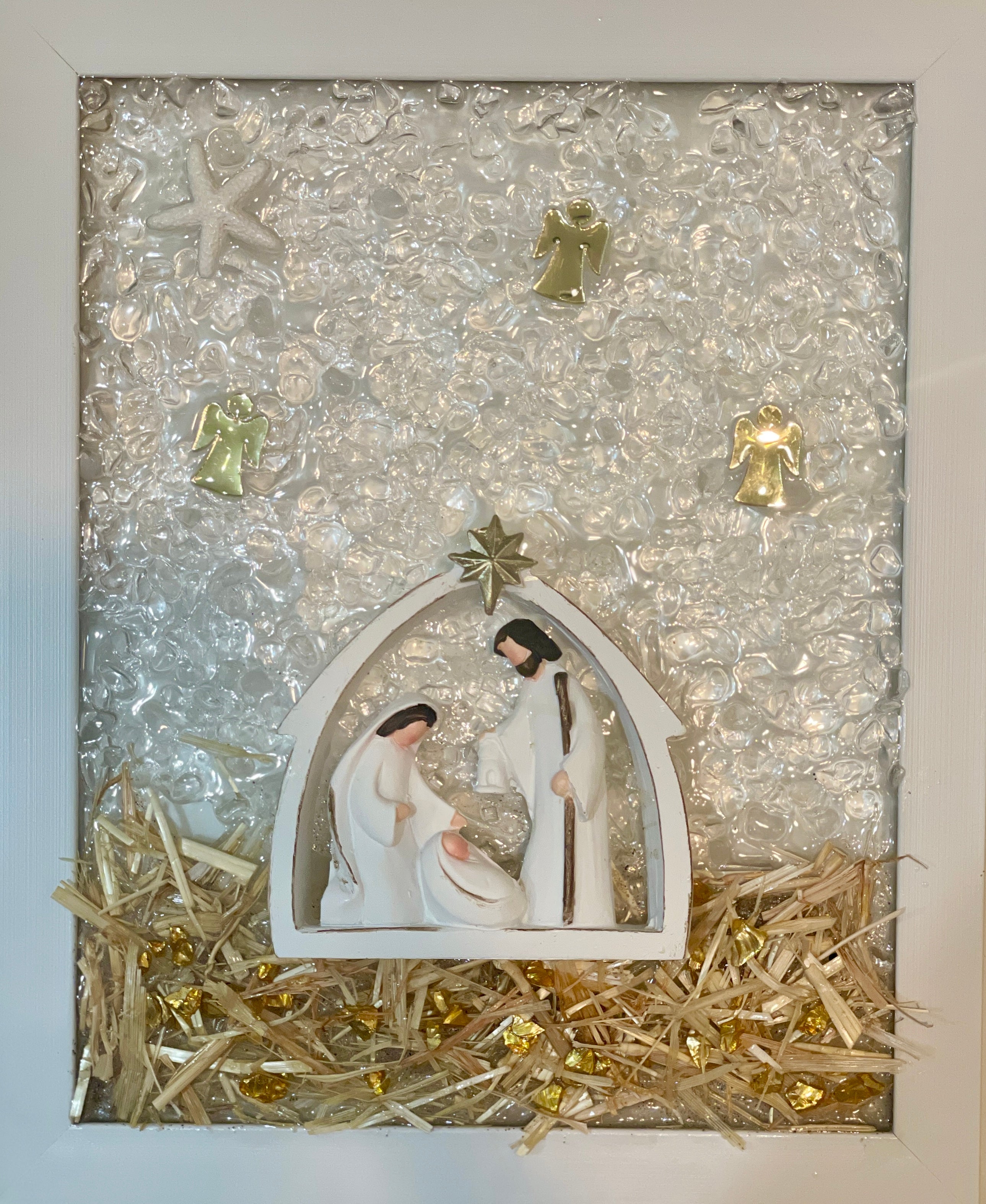 Manger Scene with Straw & Crushed Glass - 8" x 10" | Christmas