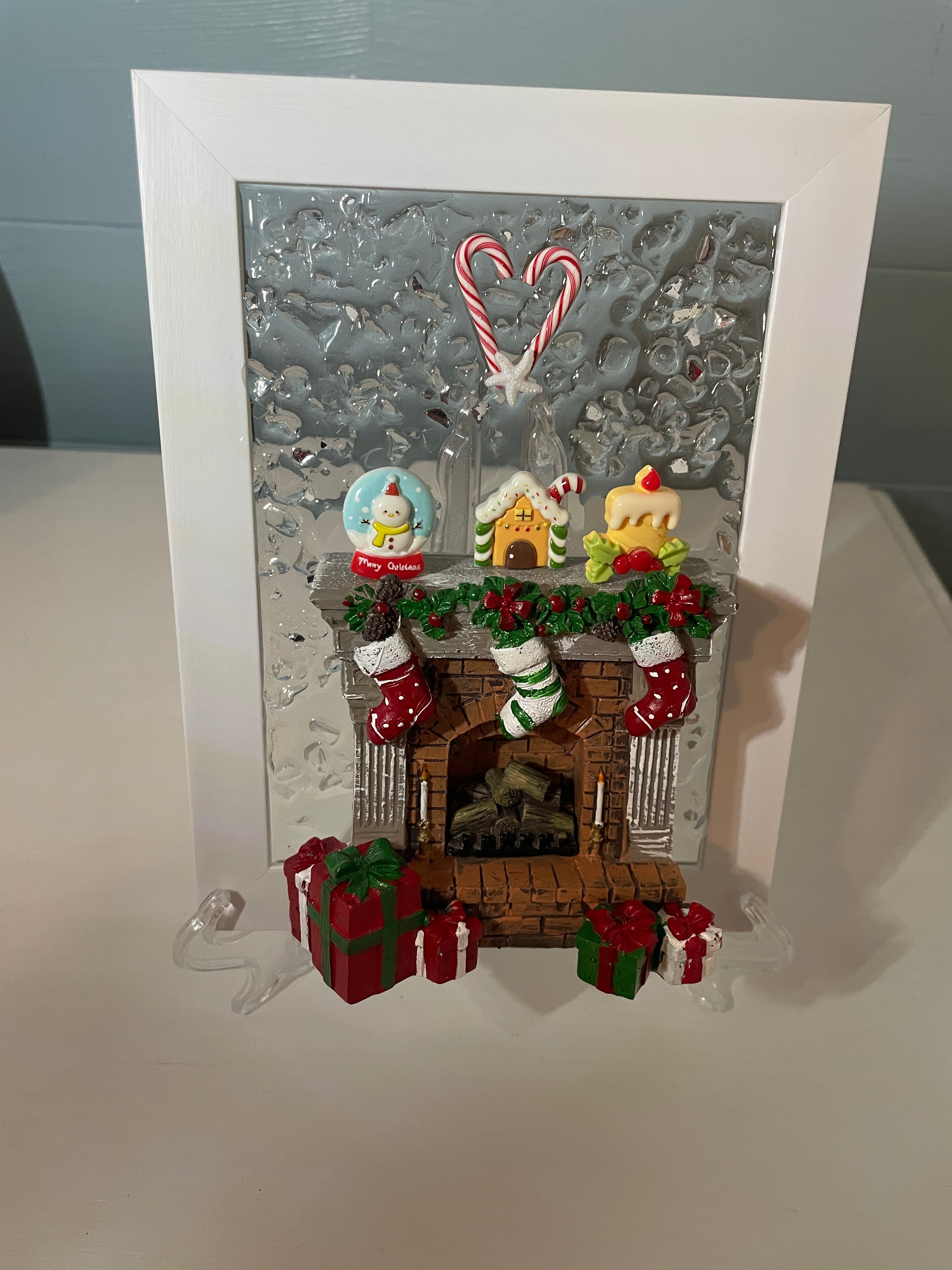 Fireplace Candy Cane Heart Art 5" x 7" - Holiday Crushed Glass Decor