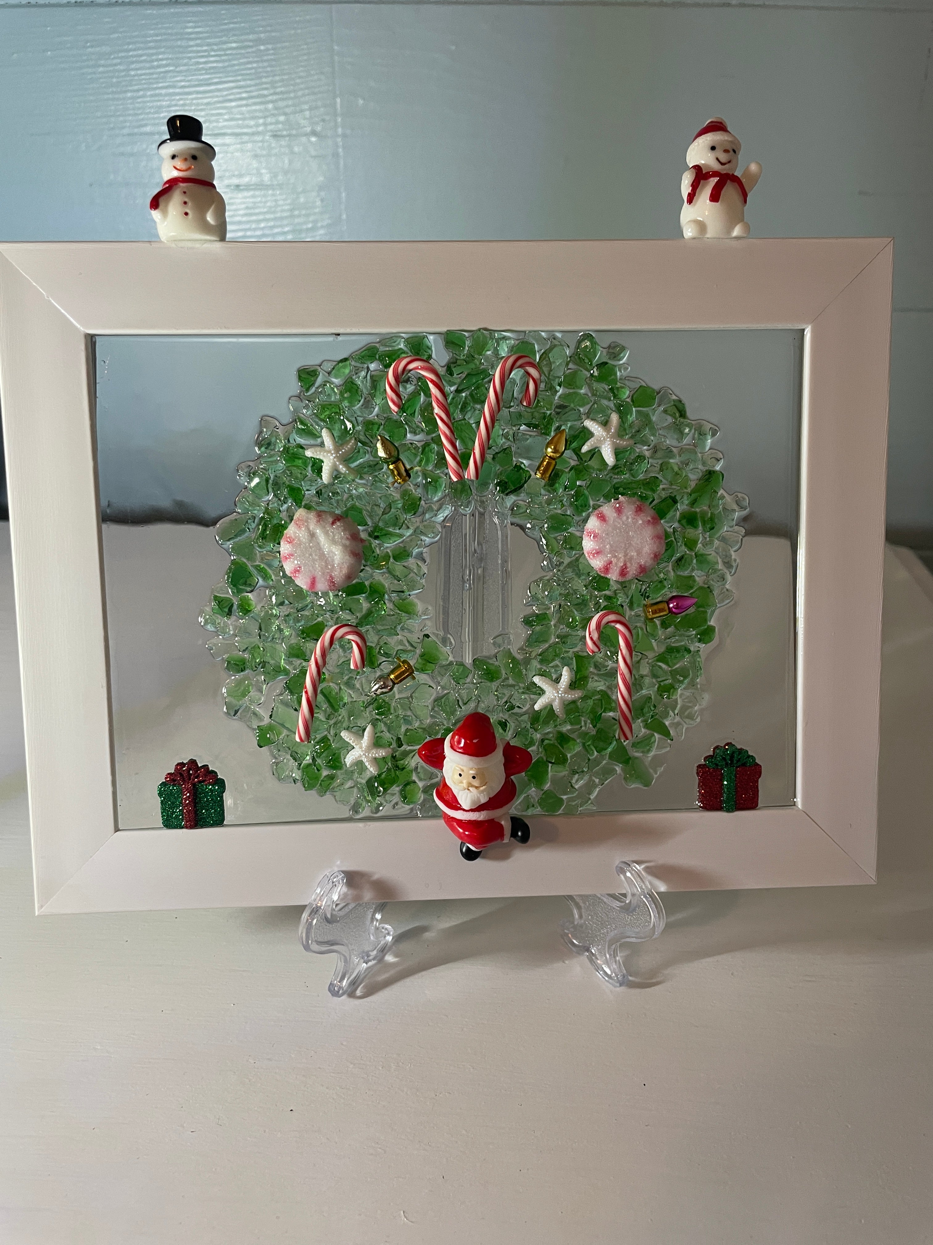 Holiday Wreath with Decorations - 5" x 7" Crushed Glass Christmas Crushed Glass Art