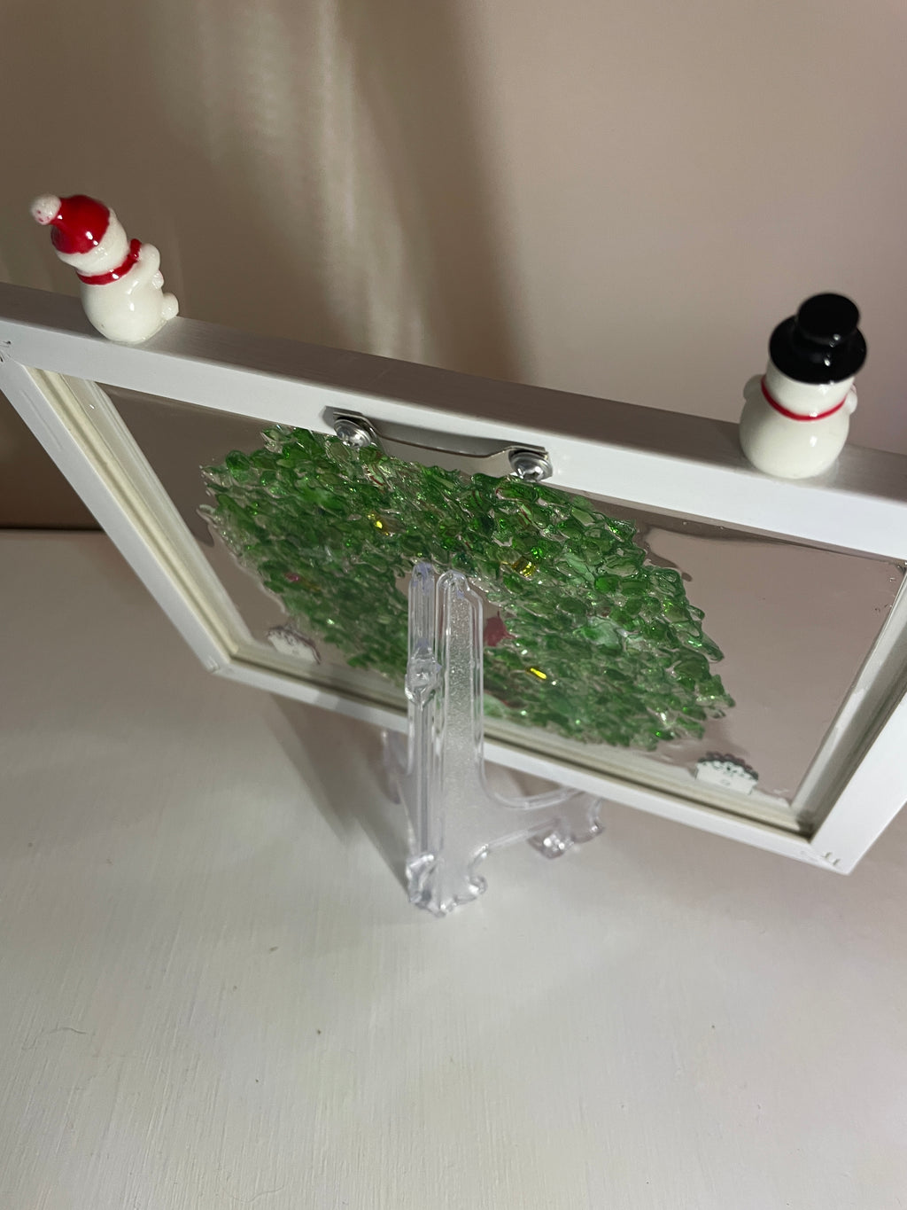 Holiday Wreath with Decorations - 5" x 7" Crushed Glass Christmas Crushed Glass Art